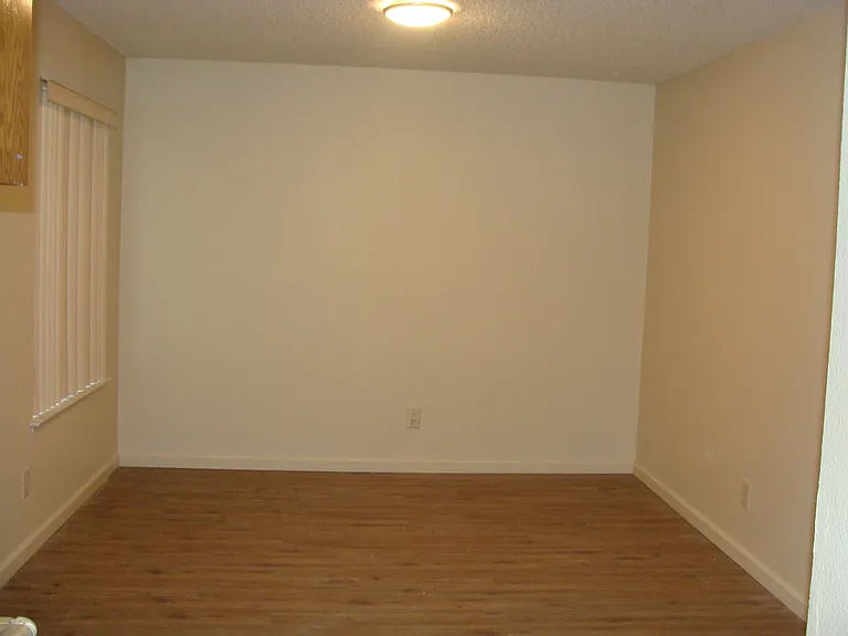 343 W Herndon Ave — Photo 13