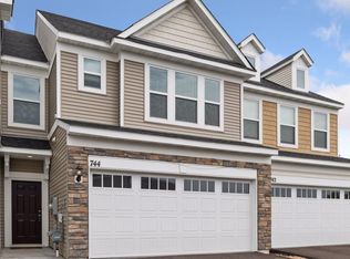 744 Stonegate Rd, Chanhassen, MN 55317