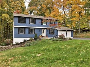 32 Chesham Way, Fairport, NY 14450
