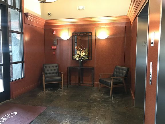 3rd image of 123 Queen Anne Ave N APT 406