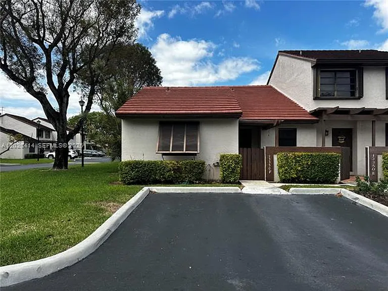 13350 SW 88th Ter #F — Photo 3