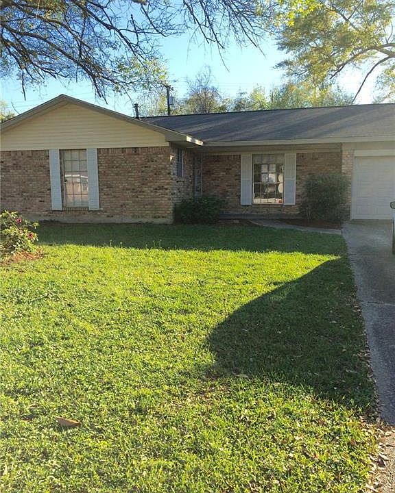1st image of 129 Fountain Dr