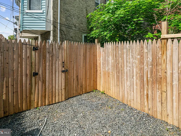 2408 W Thompson St #1 — Photo 10