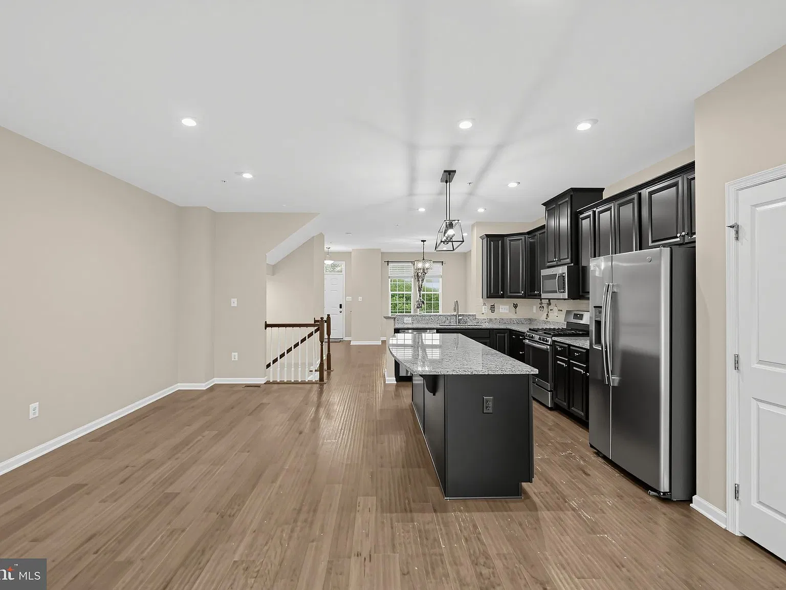 4 bed, 3.5 bath, 2980 sqft, $3,000 — Photo 4