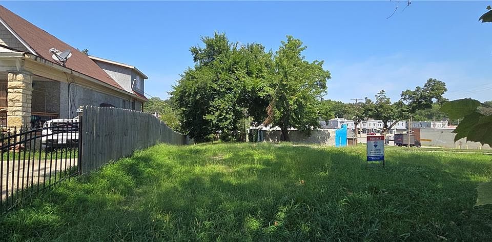 2nd image of 3530 E 6th St