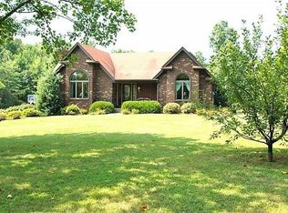 8617 Pekin Rd, Greenville, IN 47124