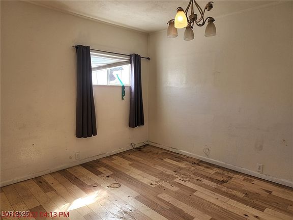 5th image of 383 S Prospect St