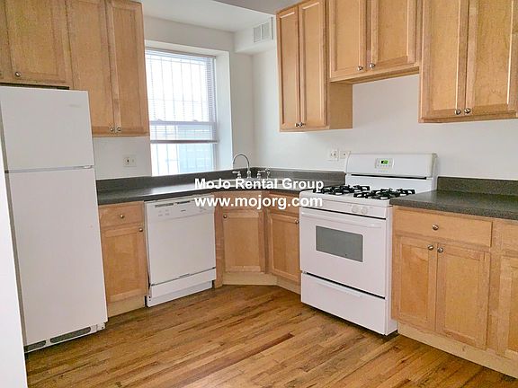 4th image of 3453 N Bosworth Ave #G