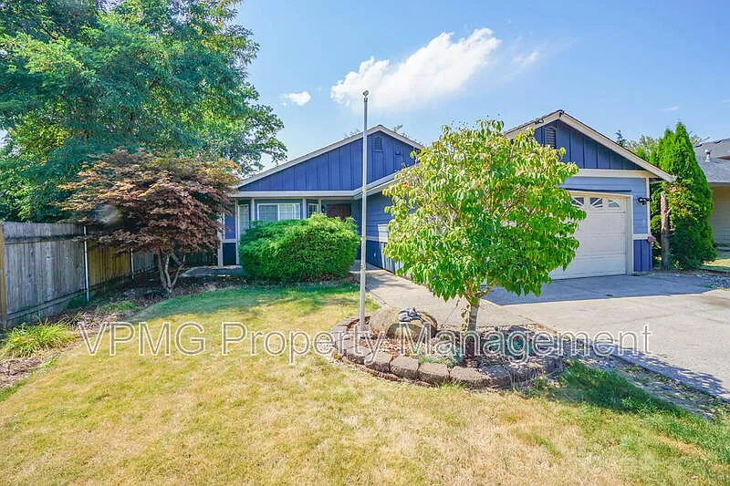 3 bed, 2.0 bath, 1096 sqft, $2,495 — Photo 1