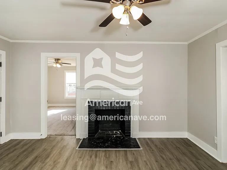 572091_004_wm_-_living_room_13157169.jpg