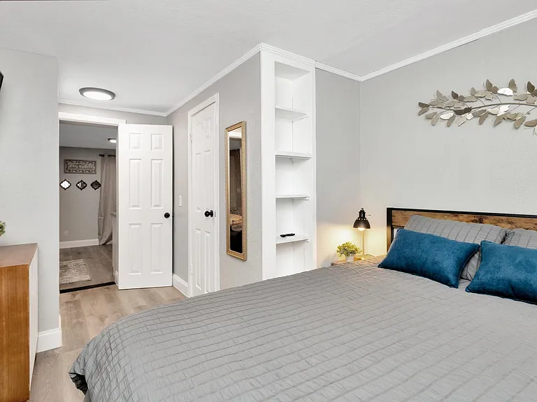 1235 Grove St #B — Photo 16