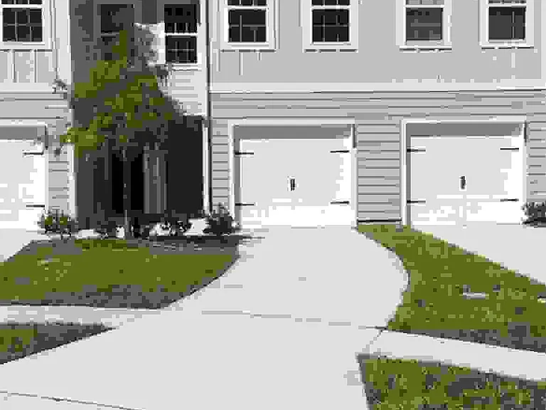5889 Creekside Crossing Dr — Photo 21
