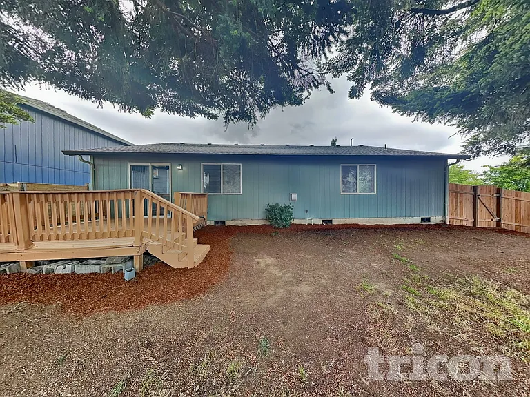 2419 NE 164th Ave — Photo 15