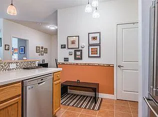 410 Farrell St — Photo 10