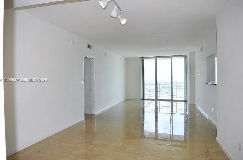 One Miami East Condo — Photo 3