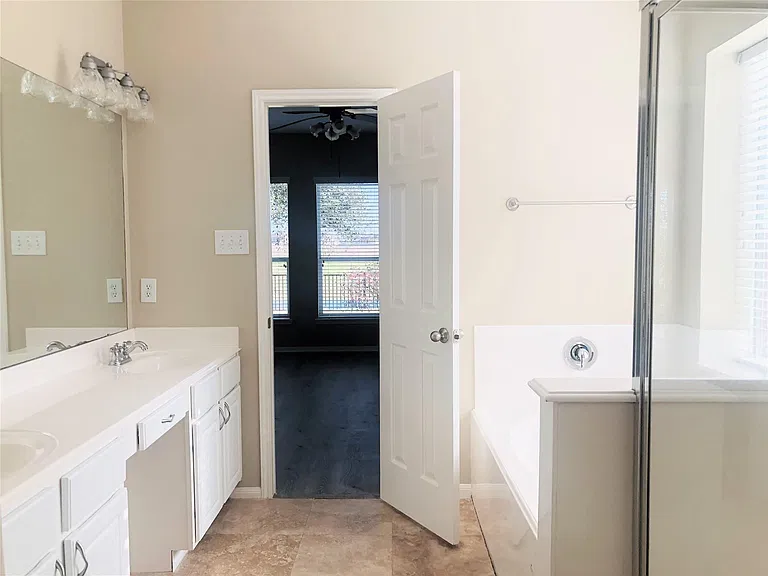 5743 Horseshoe Fls — Photo 16