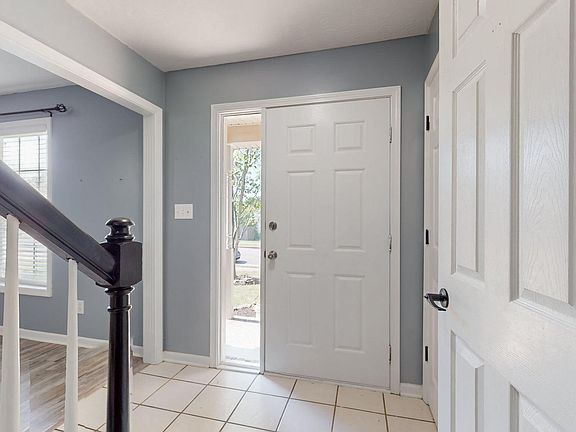 3rd image of 501 Lauren Dr