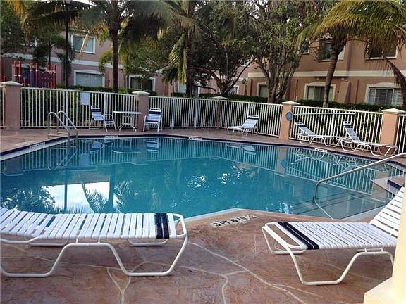 3rd image of 7856 Catalina Cir #7856