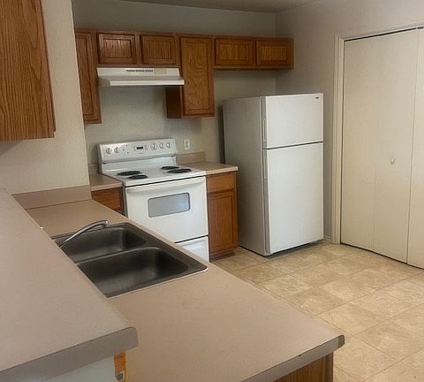 3rd image of 3605 Malibu Ln APT B