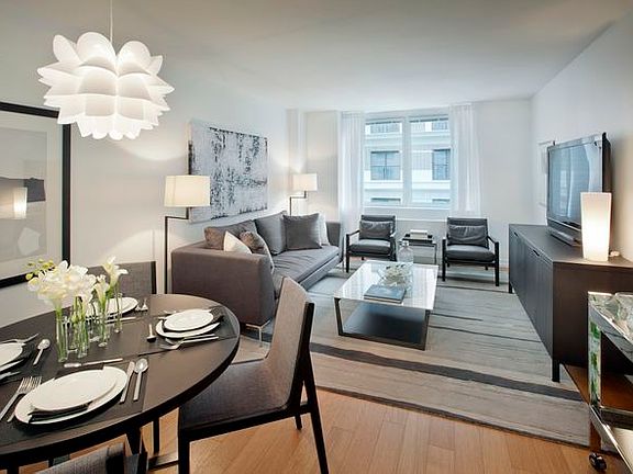 4th image of 227 W 77th St APT 3A