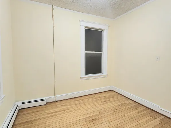 122 Jewett Avenue image 4 of 16