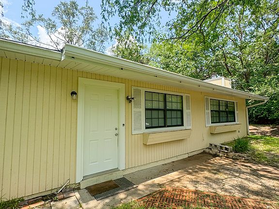 5th image of 806 Evelyn Ct