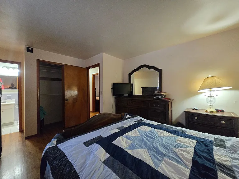 1070 Nagle Ct — Photo 10