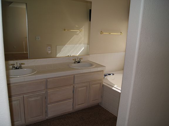 4th image of 7771 Greenlake Way