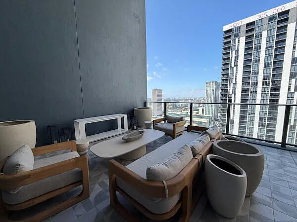 1 bed, 1.0 bath, 359 sqft, $3,000 — Photo 4