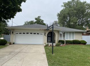 6340 W 93rd Pl, Oak Lawn, IL 60453