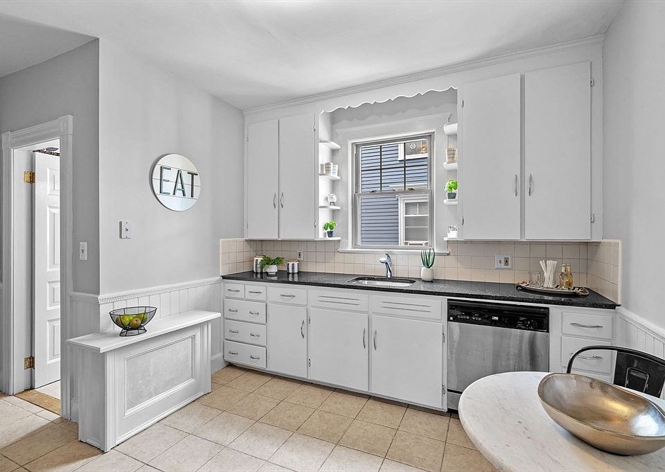 1st image of 163 North St #1