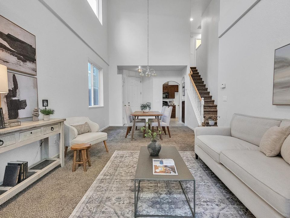 1st image of 3105 English Oak Cir