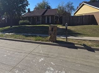 909 Navasota Dr, Garland, TX 75040