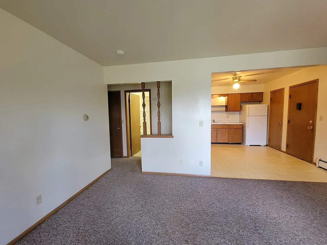 2 bed, 750 sqft, $1,100 — Photo 3