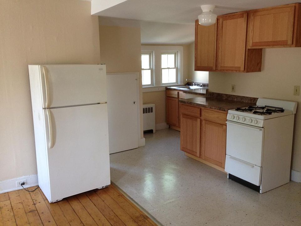 2nd image of 29 N Union St APT 3