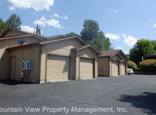 2160 SW Canyon Dr APT B, Redmond, OR 97756
