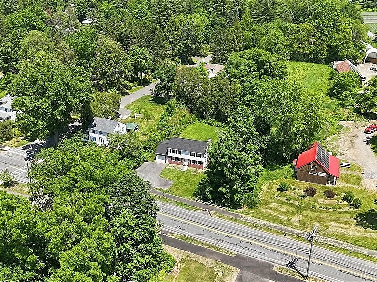 1107 N Pleasant St — Photo 37