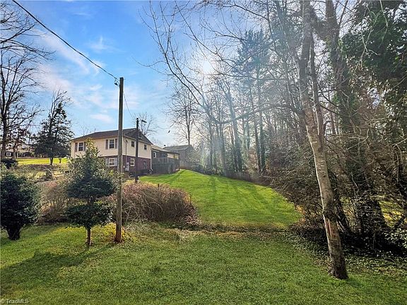 3rd image of 278 Kerry Ln