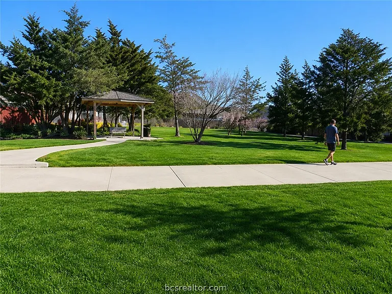 2002 Reagan Ct — Photo 16