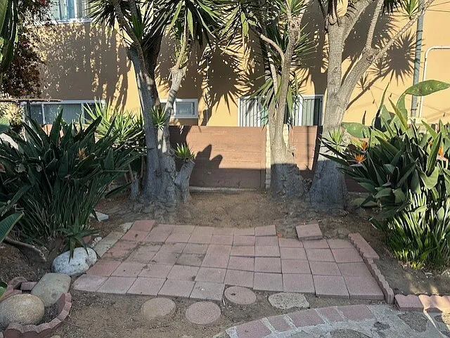 4760 Point Loma Ave — Photo 3
