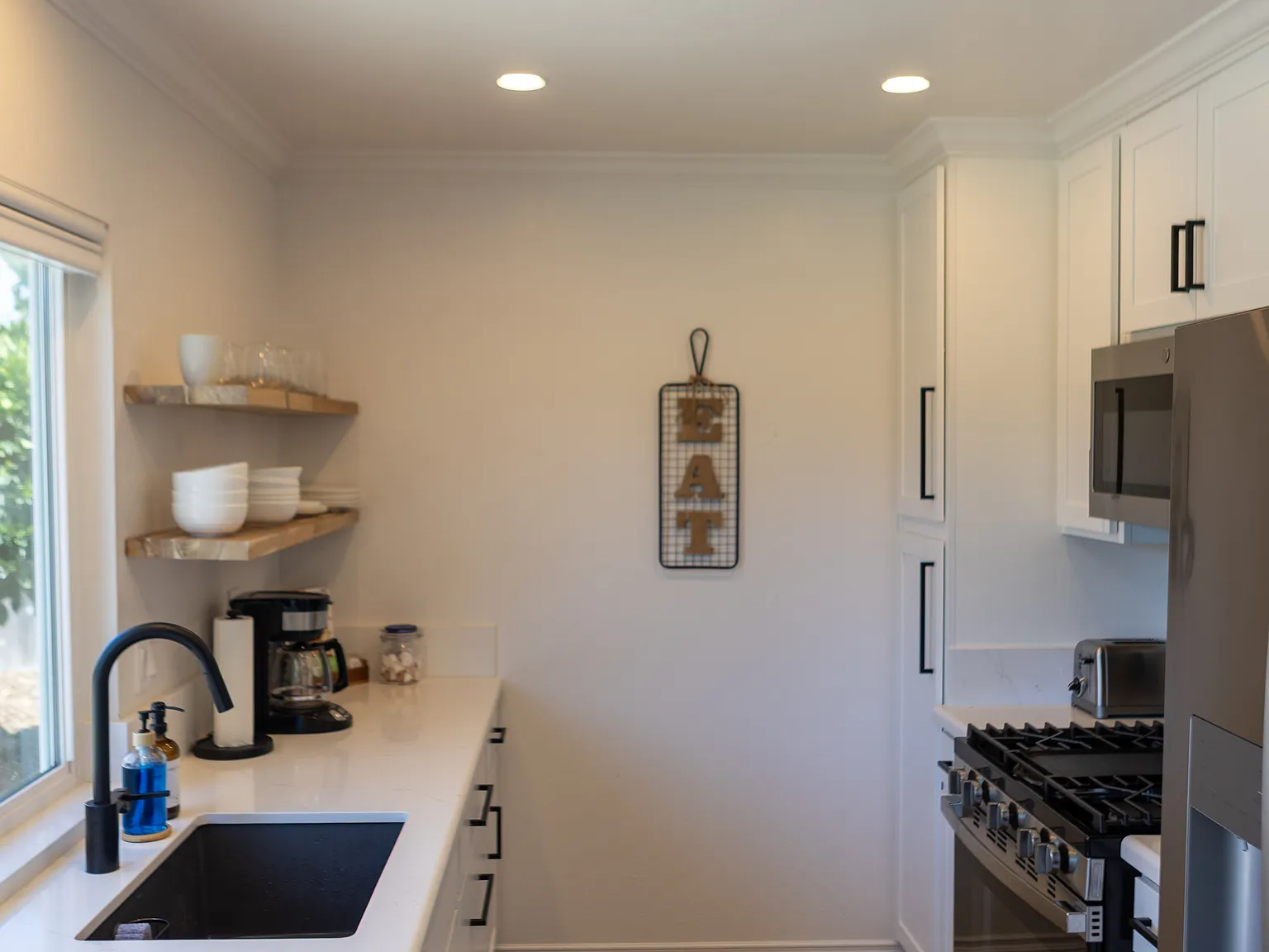 3 bed, 1240 sqft, $5,900 — Photo 2