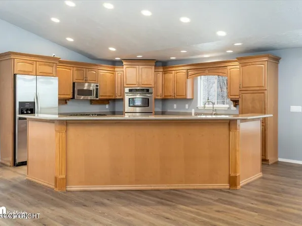 450 N Klouda Cir, Wasilla, AK 99654