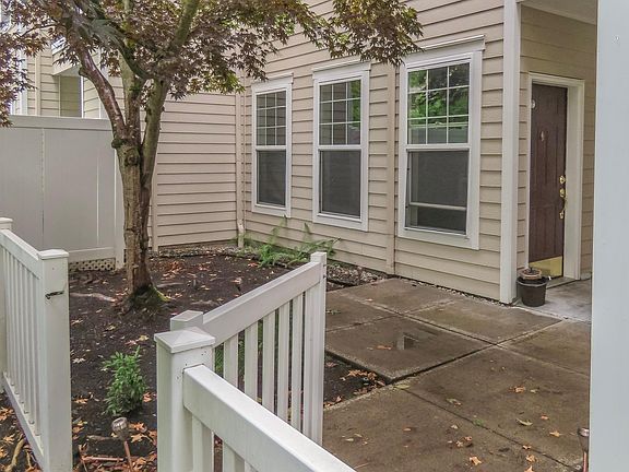 3rd image of 1160 NE Horizon Loop Unit 1402