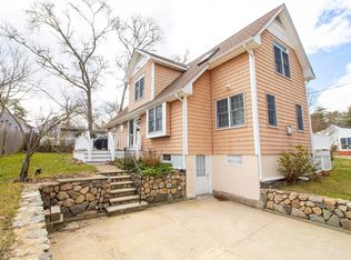 34 Wychunas Ave, Buzzards Bay, MA 02532