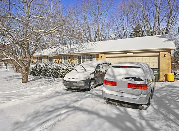 2nd image of 402 W Hackberry Dr