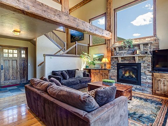 4th image of 390 Whispering Pines Circle