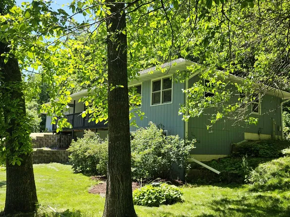 20464 Hidden Valley Rd, Richland Center, WI 53581