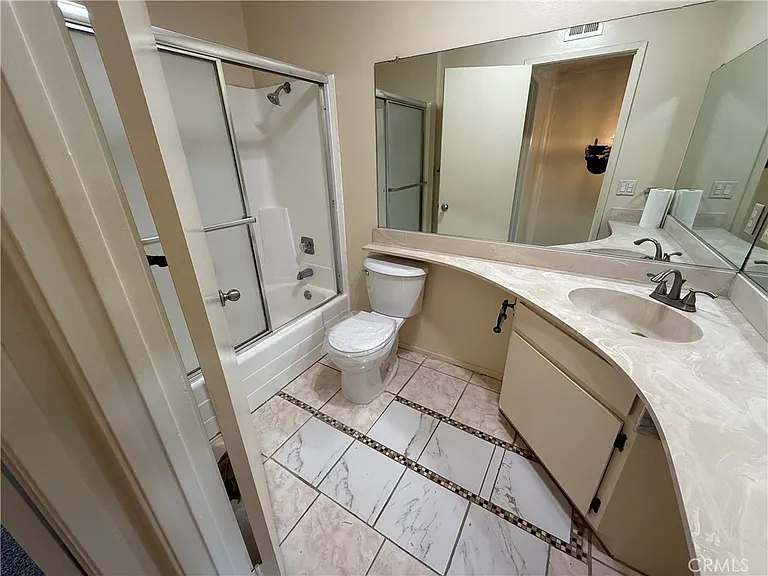 860 N Glassell St — Photo 23