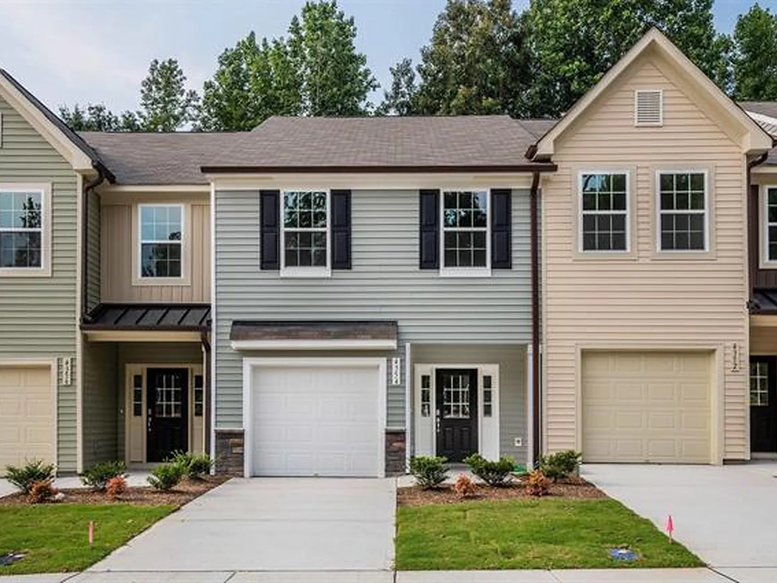 3 bed, 2.5 bath, 1600 sqft, $1,550 — Photo 4