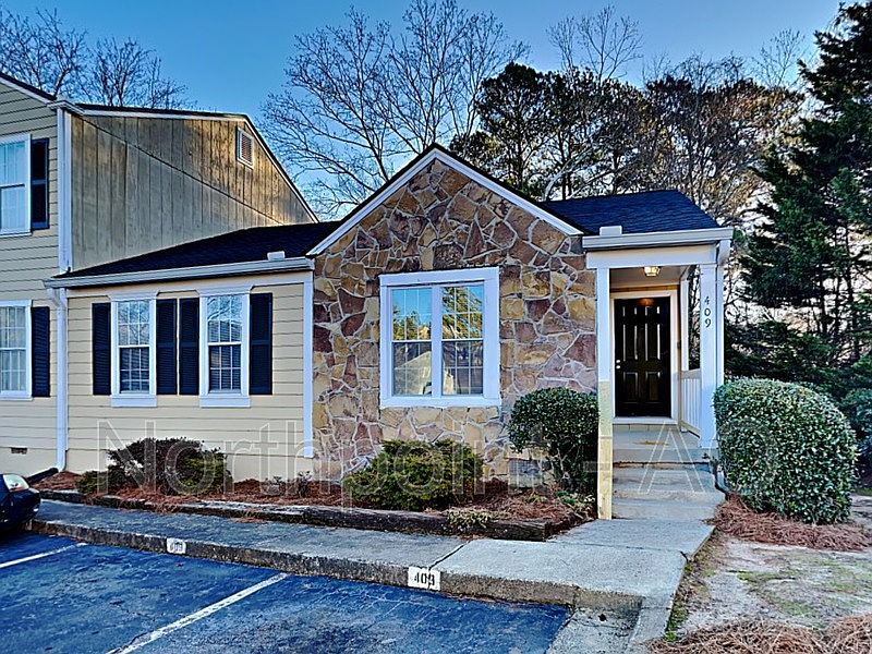 1st image of 409 Oak Harbor Trl